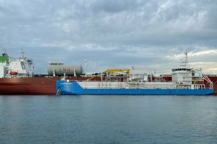 FueLNG completes bunkering of Singapore's first LNG oil tanker