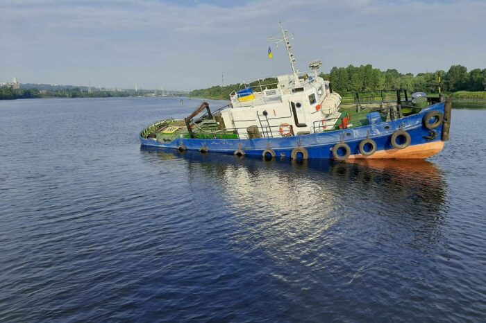 "Volna-3" ran aground on the Dnipro