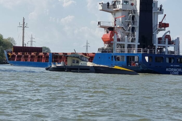 A dry cargo vessel sailing from Reni crashed into three yachts on the Danube (PHOTOS)