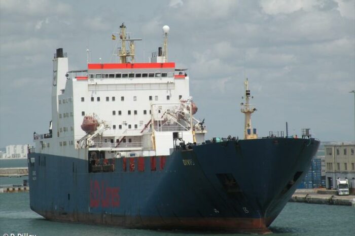 Vessel with Ukrainian seafarers disabled in Aegean Sea