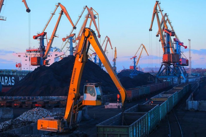 Port Yuzhny purchases two loaders for UAH 16 million
