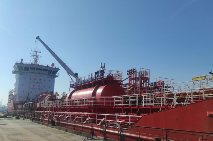 For the first time in the Reni port, urea-ammonia mixture was transshipped in bulk