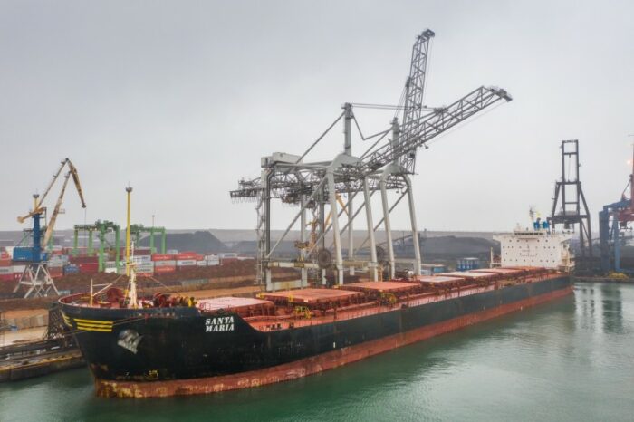 Two more bulk carriers with coal came to Ukraine