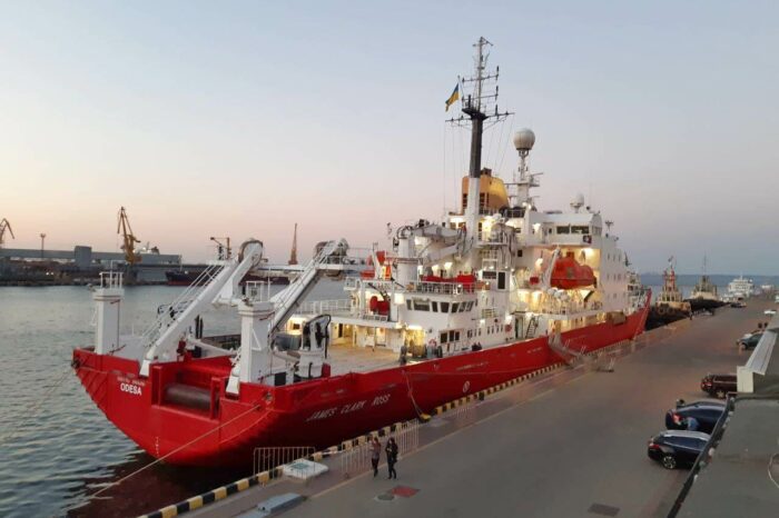 The departure of Noosfera to Antarctica had to be postponed