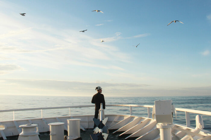 "Seafarers` books" and "certificates of competency" were extended il the end of June: who will it affect