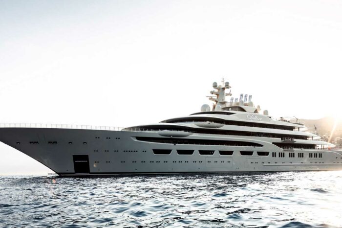 The yacht of "Putin's" oligarch for $600 million was arrested in the EU