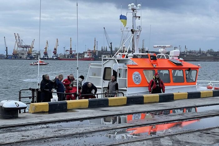Sailors rescued from sinking HELT vessel