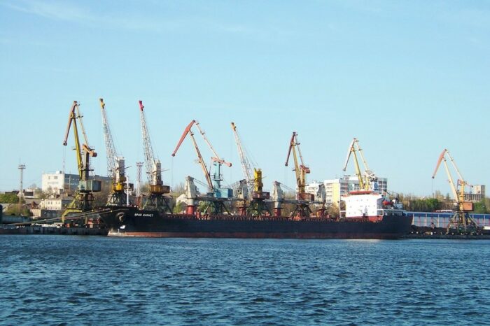 Cargo turnover of seaports of Ukraine decreased by 420 thousand tons per day
