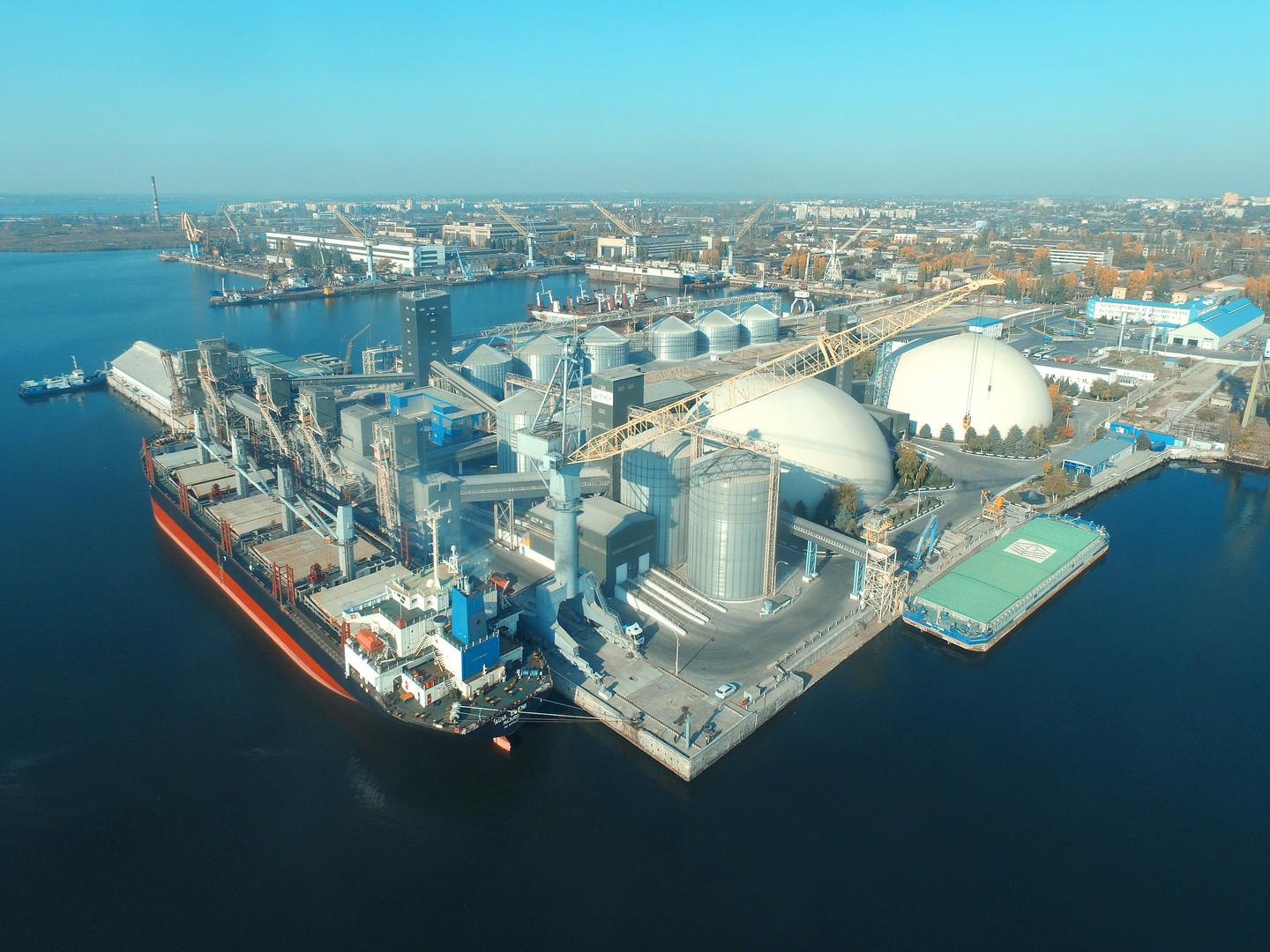 The world's largest investment bank will help “Nibulon” with debt