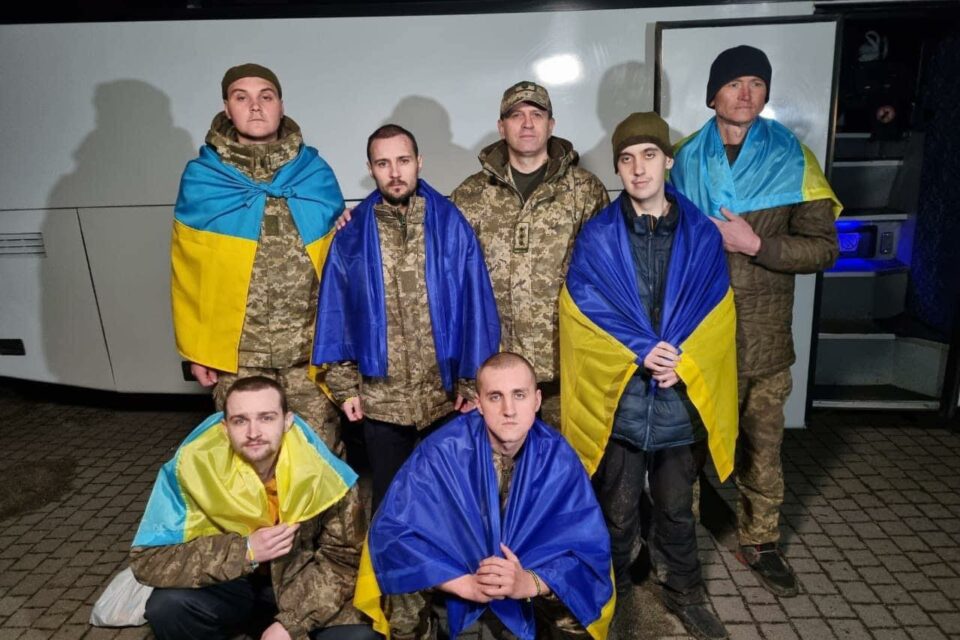 Three border guards from Zmiinyi Island were returned from captivity