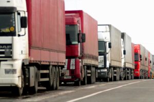 Пропуск вантажівок з України до Словаччини частково відновили