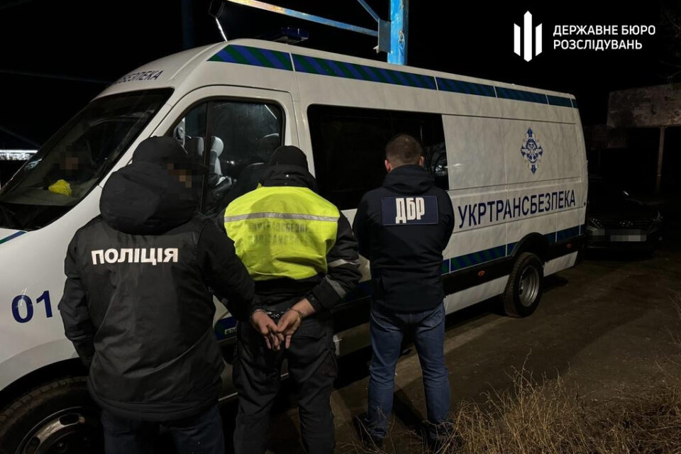 An official of Ukrtransbezpeka took bribes from grain traders Ukrainian and World Shipping