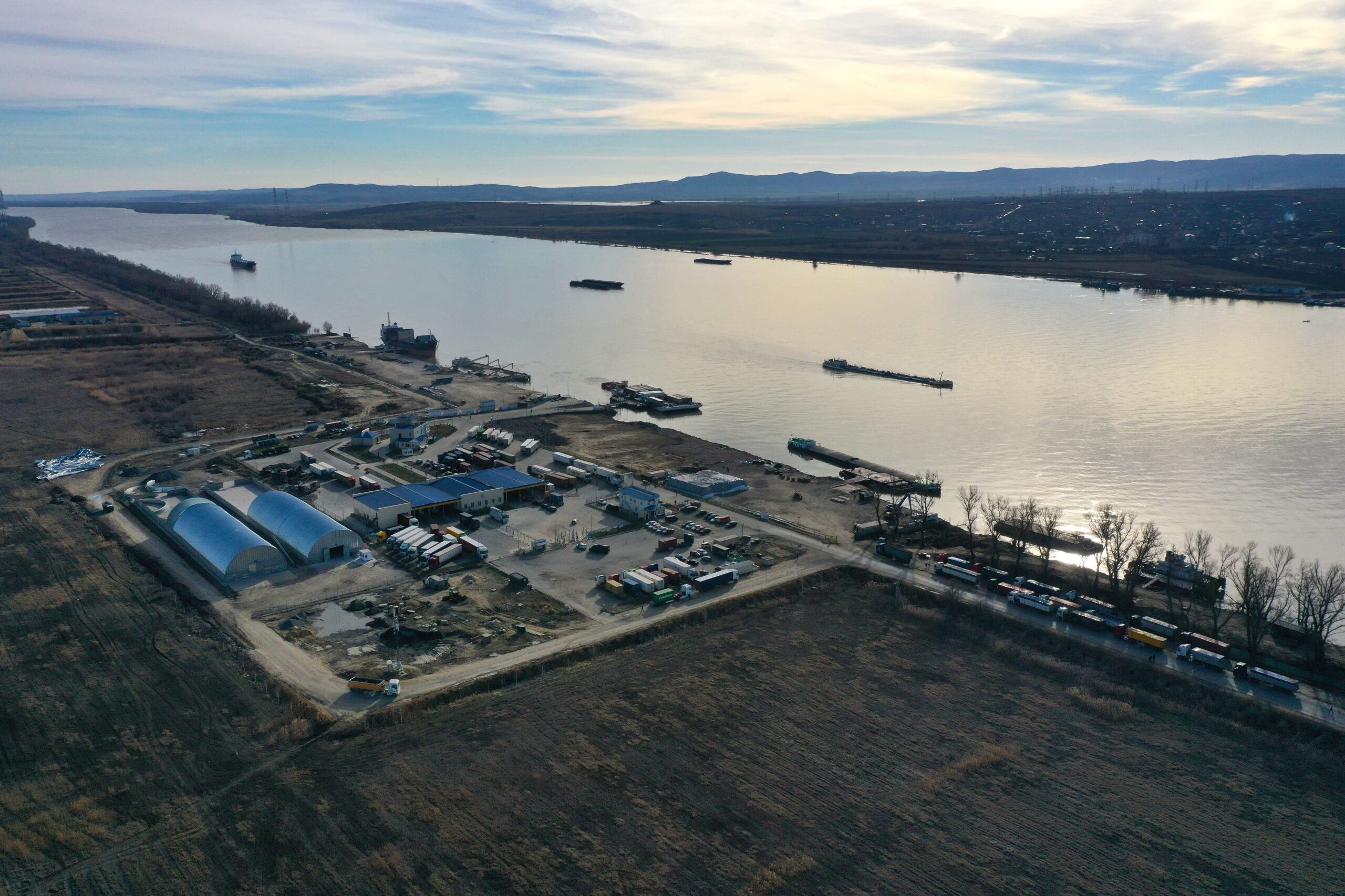 The new pier of the Orlivka ferry complex will be operational by the