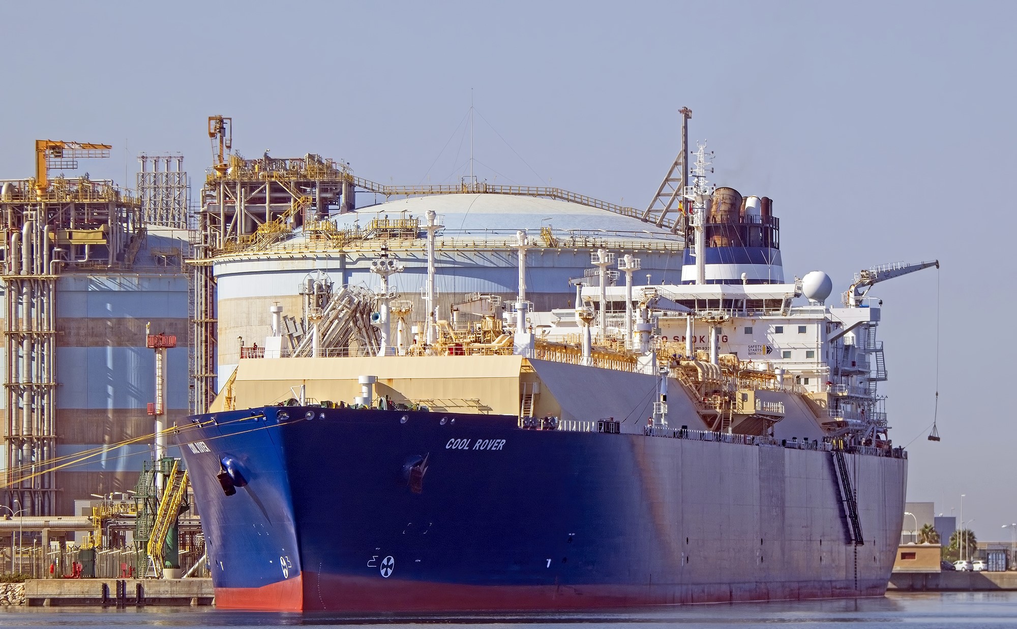 Tanker With Russian LNG From Sanctioned Plant Idles Near Spain 